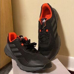 Adidas trace finder men’s sneakers size 11